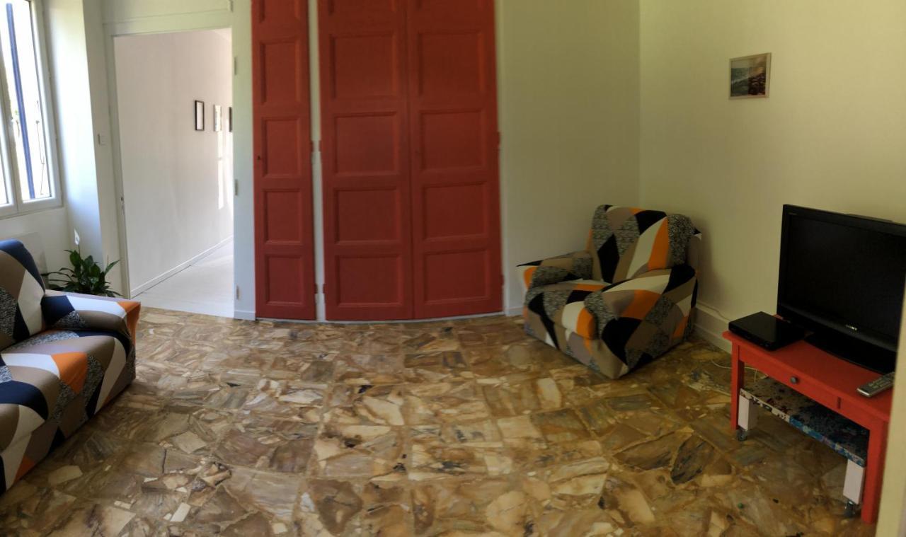 Chambres Individuelles Avec Partie Commune Ou Logement Entier Si Disponible Via Rhona Vulbens Dış mekan fotoğraf
